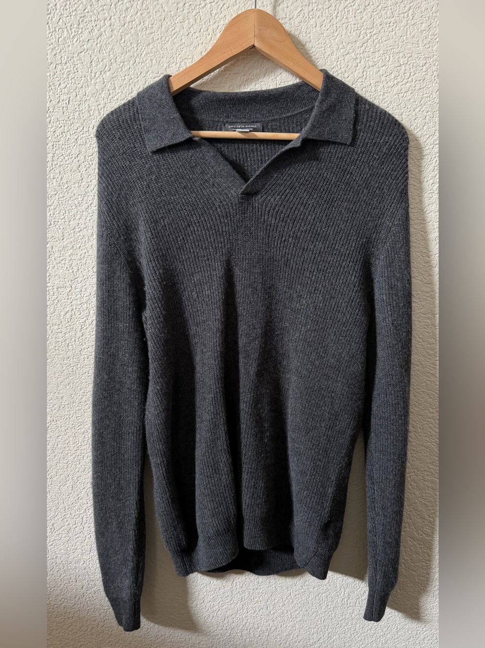 Saks Fifth Avenue Men’s Size Small 100% Cashmere Collared V-Neck Gray Sweater
